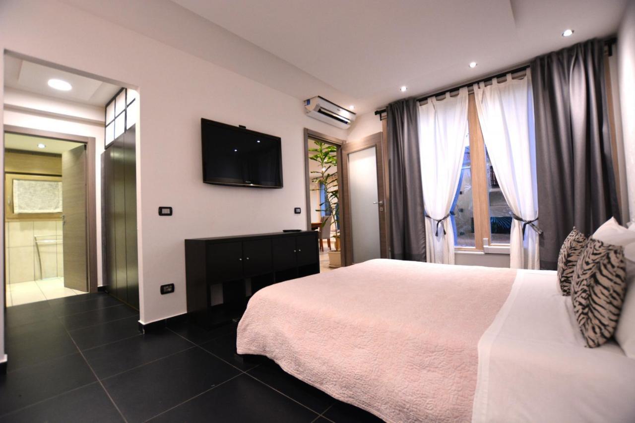 Suite Mimosa Con Piscina - Affitti Brevi Italia 西尔米奥奈 外观 照片
